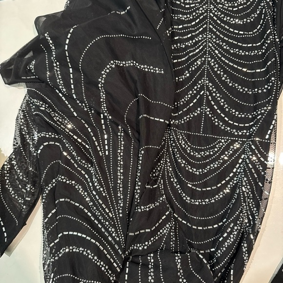 Chic black women’s dress - Picture 4 of 8